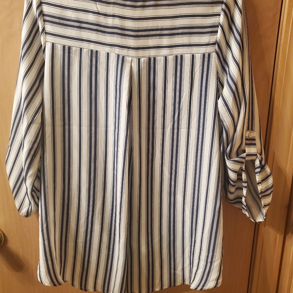 West Kei from Stitch Fix, size M, high low blouse - Picture 5 of 5